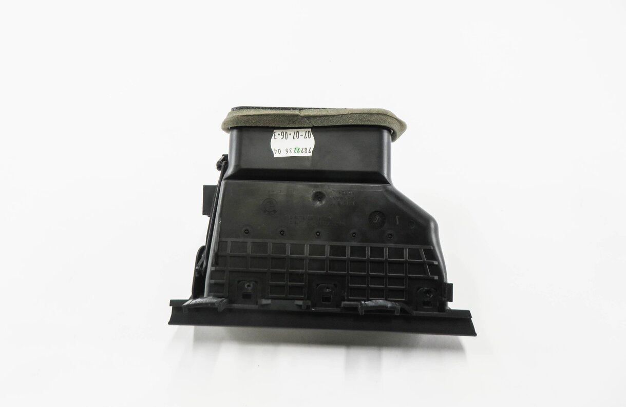 Thumbnail 4: 2006 BMW M6 ///M (E63) RIGHT FRONT PASSENGER DASH HEATER A/C AIR VENT