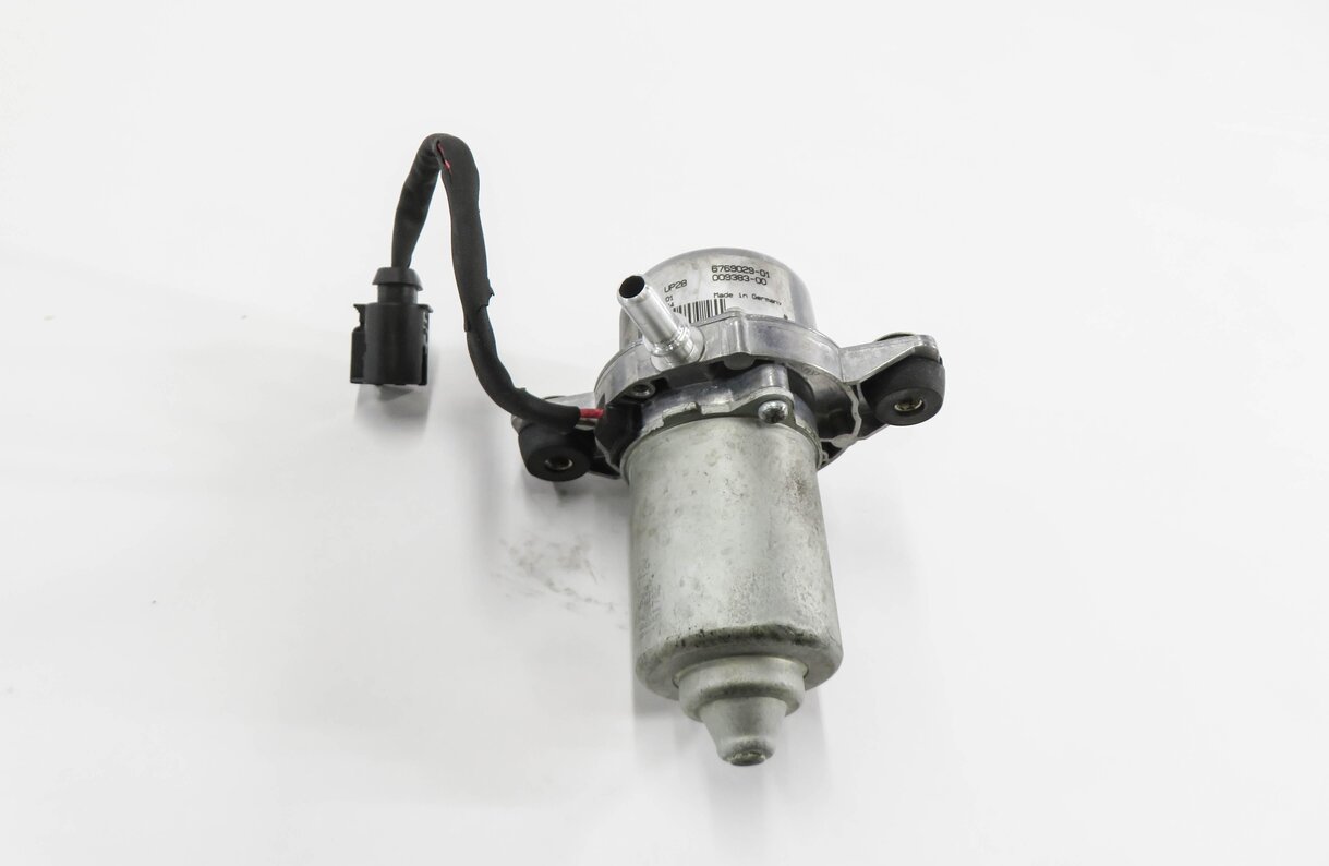 Thumbnail 2: 2006 BMW M6 ///M (E63) 5.0L S85 V10 ENGINE - BRAKE VACUUM PUMP