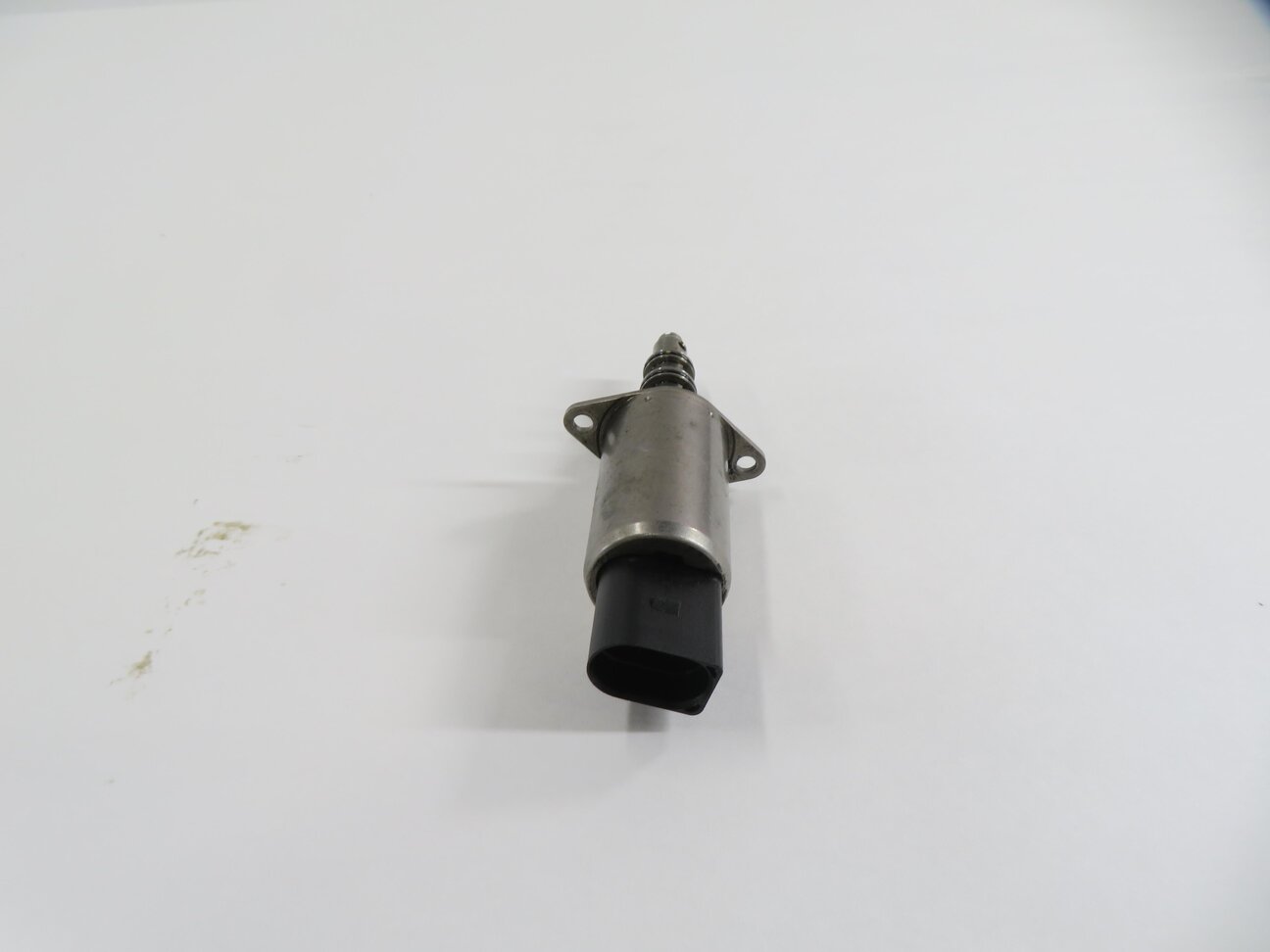 Thumbnail 2: 2006 BMW M6 ///M (E63) 5.0L S85 V10 ENGINE - VVT VANOS TIMING SOLENOID