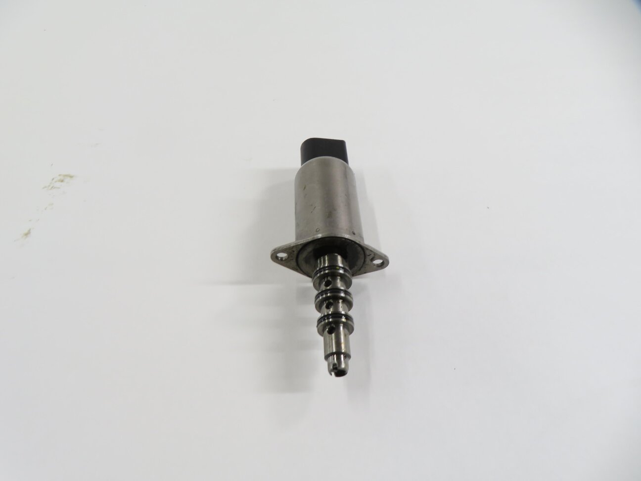 Thumbnail 3: 2006 BMW M6 ///M (E63) 5.0L S85 V10 ENGINE - VVT VANOS TIMING SOLENOID