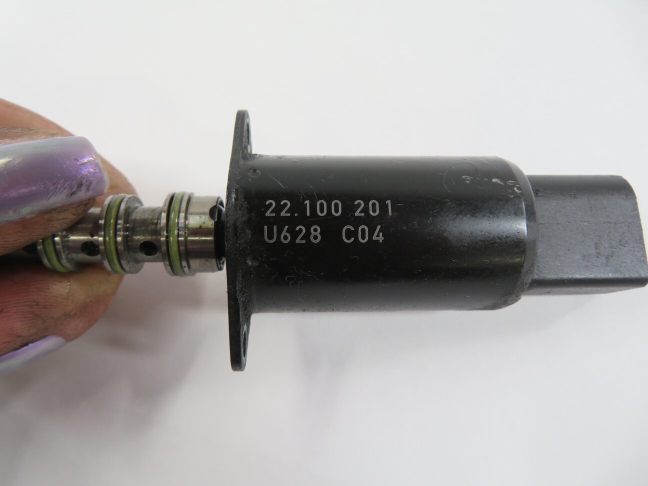 Thumbnail 4: 2006 BMW M6 ///M (E63) 5.0L S85 V10 ENGINE - VVT VANOS TIMING SOLENOID