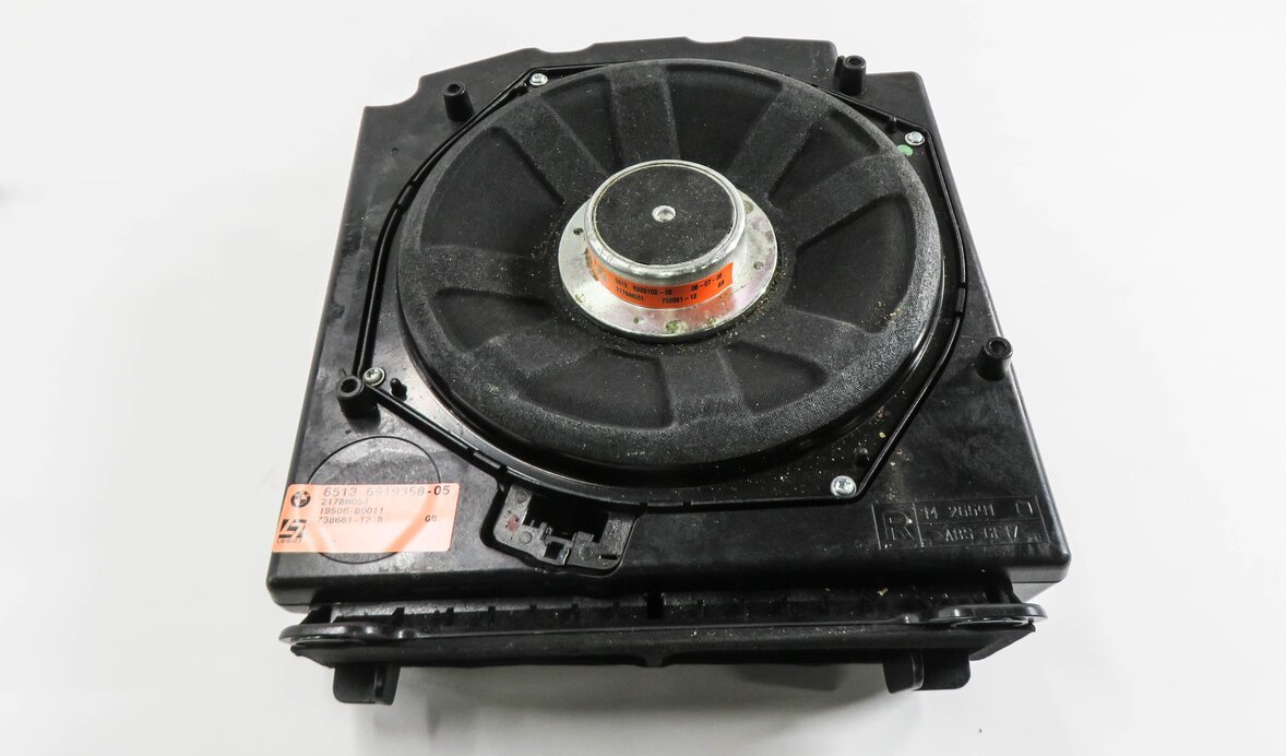 Thumbnail 4: 2006 BMW M6 ///M (E63) RADIO STEREO LOGIC-7 AUDIO SUB SUBWOOFER SPEAKER SET-13