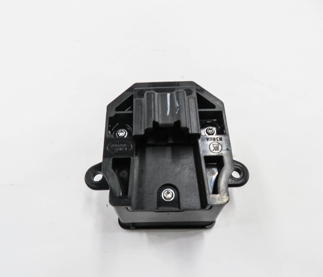 Thumbnail 4: 2012 RANGE ROVER EVOQUE (L538) PARKING BRAKE SWITCH