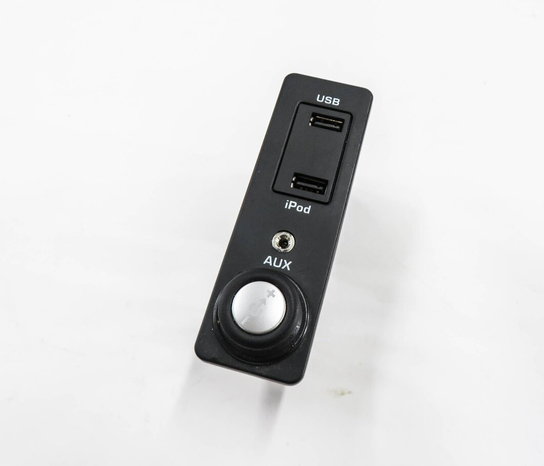 2012 RANGE ROVER EVOQUE (L538) STEREO USB i-POD AUX AUXILIARY AUDIO INTERFACE