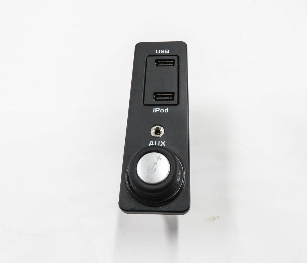 Thumbnail 2: 2012 RANGE ROVER EVOQUE (L538) STEREO USB i-POD AUX AUXILIARY AUDIO INTERFACE