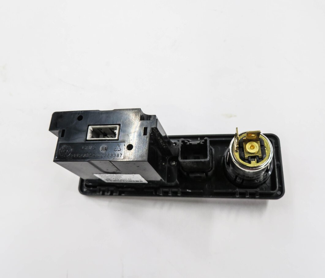 Thumbnail 4: 2012 RANGE ROVER EVOQUE (L538) STEREO USB i-POD AUX AUXILIARY AUDIO INTERFACE