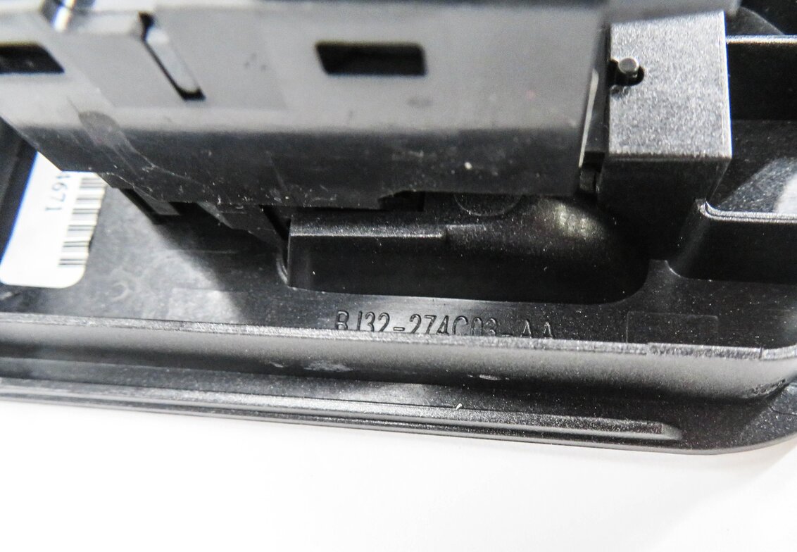 Thumbnail 5: 2012 RANGE ROVER EVOQUE (L538) LEFT REAR DOOR POWER WINDOW SWITCH BUTTON