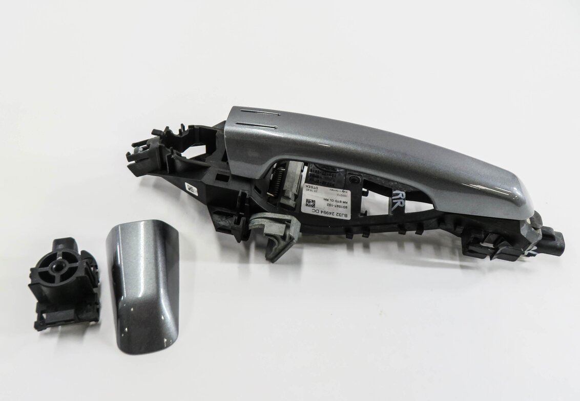 Thumbnail 2: 12-19 RANGE ROVER SPORT EVOQUE (L405 L494 L538) RIGHT REAR DOOR HANDLE (GRAY)