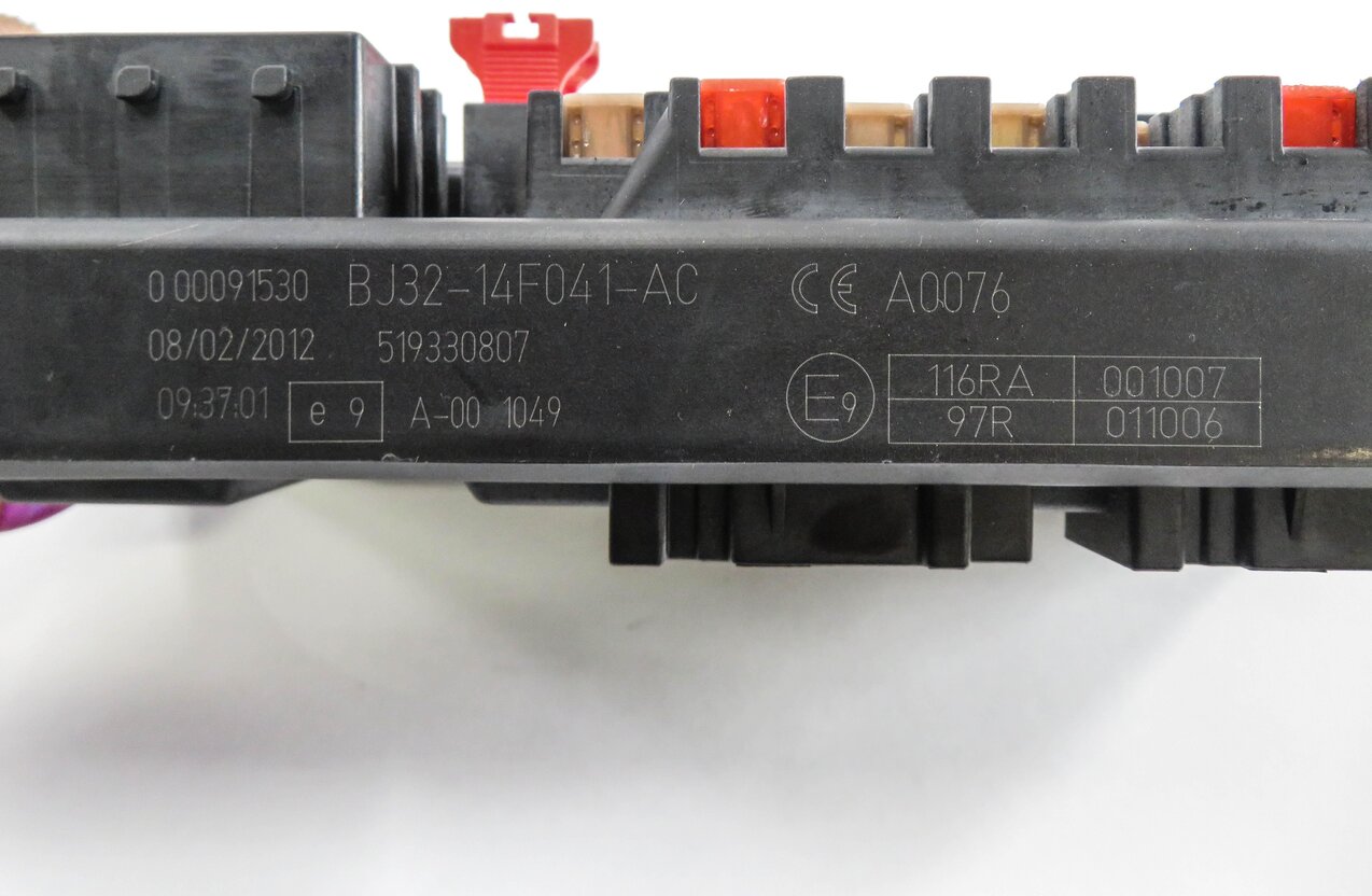 Thumbnail 15: 2012 RANGE ROVER EVOQUE (L538) 2.0T ENGINE FUSE BOX IMMOBILIZER MODULE KEY SET