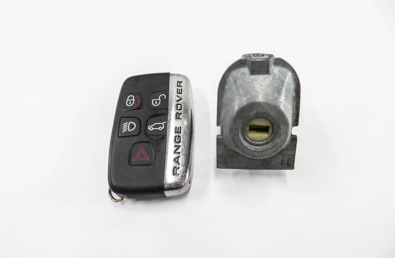 Thumbnail 8: 2012 RANGE ROVER EVOQUE (L538) 2.0T ENGINE FUSE BOX IMMOBILIZER MODULE KEY SET