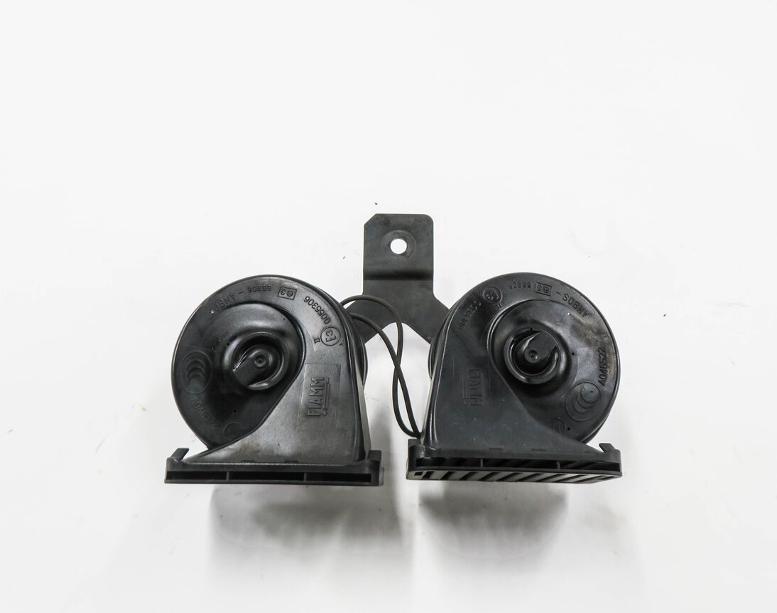 Thumbnail 2: 12-19 RANGE ROVER EVOQUE DISCOVERY SPORT (L538 L550) HIGH & LOW TONE HORN SET
