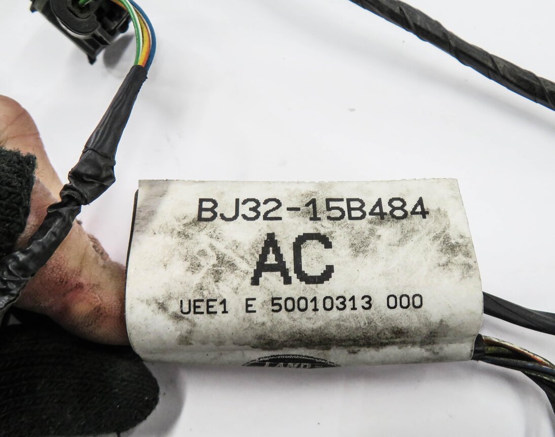 Thumbnail 4: 2012 RANGE ROVER EVOQUE (L538) REAR PDC PARK DISTANCE SENSOR SET w/ HARNESS GRAY