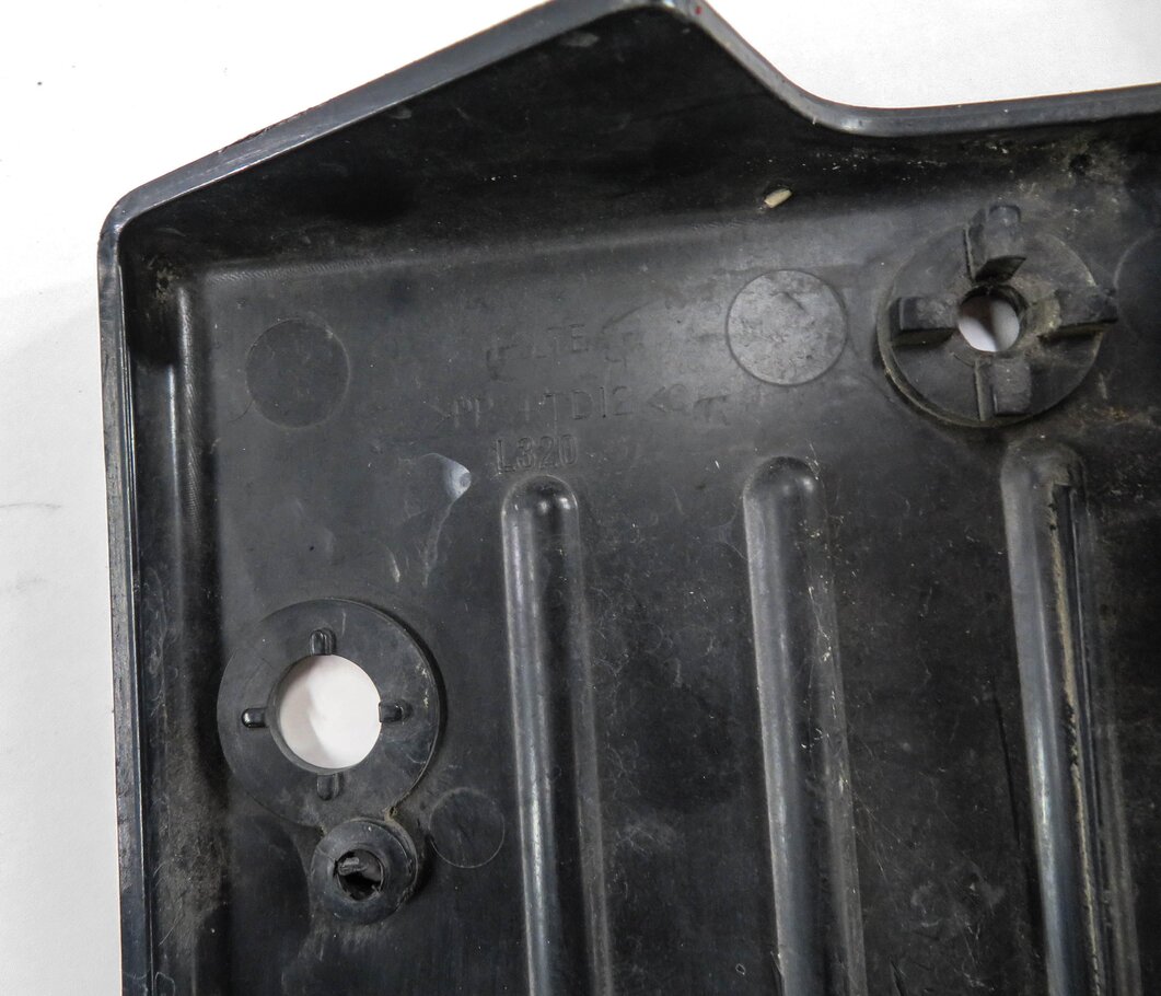 Thumbnail 5: 2012 RANGE ROVER EVOQUE (L538) FRONT LICENSE PLATE BASE MOUNT RETAINER BRACKET