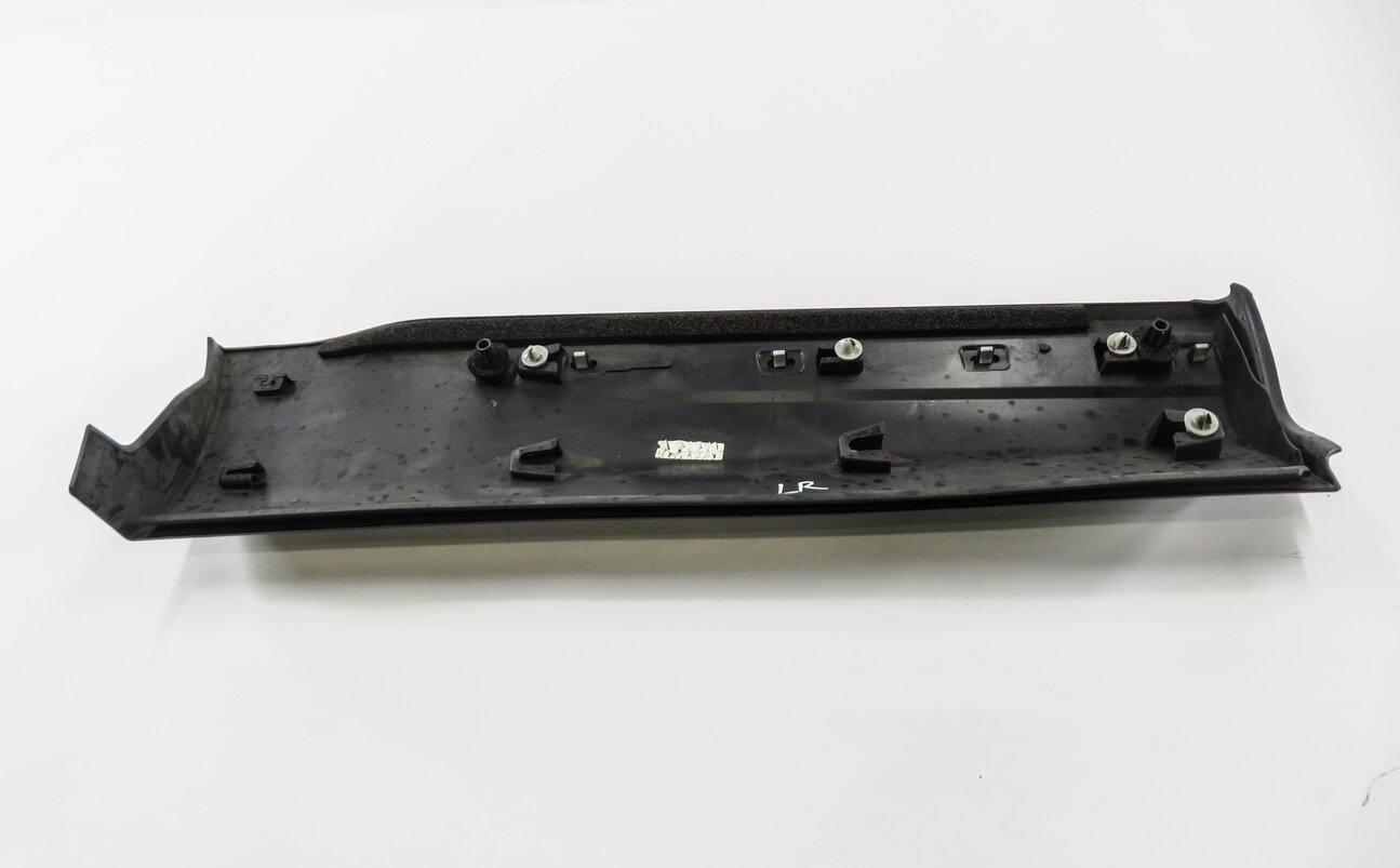 Thumbnail 4: 2012 RANGE ROVER EVOQUE (L538) LEFT REAR DOOR LOWER TRIM MOULDING PANEL (BLACK)