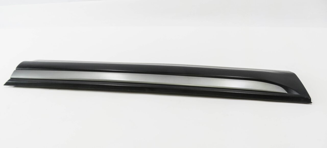 Thumbnail 2: 2012 RANGE ROVER EVOQUE (L538) LEFT FRONT DOOR LOWER TRIM MOULDING PANEL (BLACK)