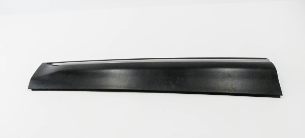 Thumbnail 3: 2012 RANGE ROVER EVOQUE (L538) LEFT FRONT DOOR LOWER TRIM MOULDING PANEL (BLACK)