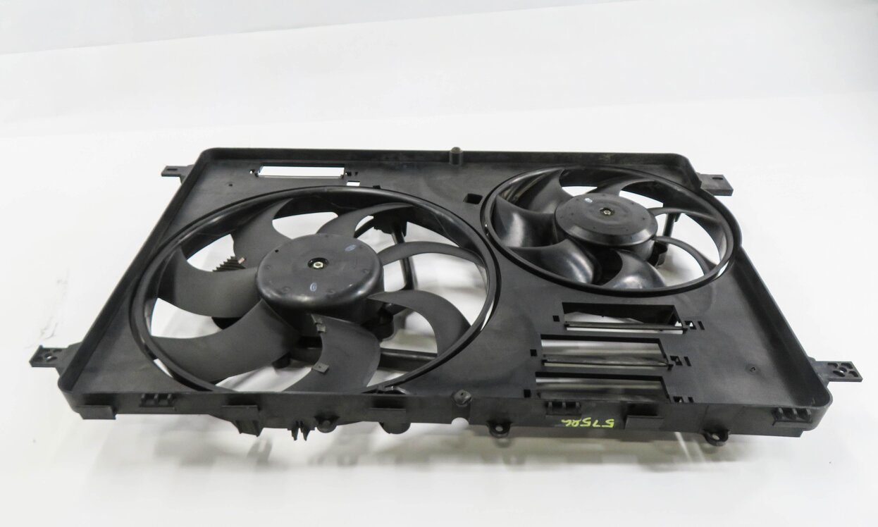 Thumbnail 2: 12-17 LR2 DISCOVERY SPORT RANGE ROVER EVOQUE (L538 L550) RADIATOR COOLING FAN