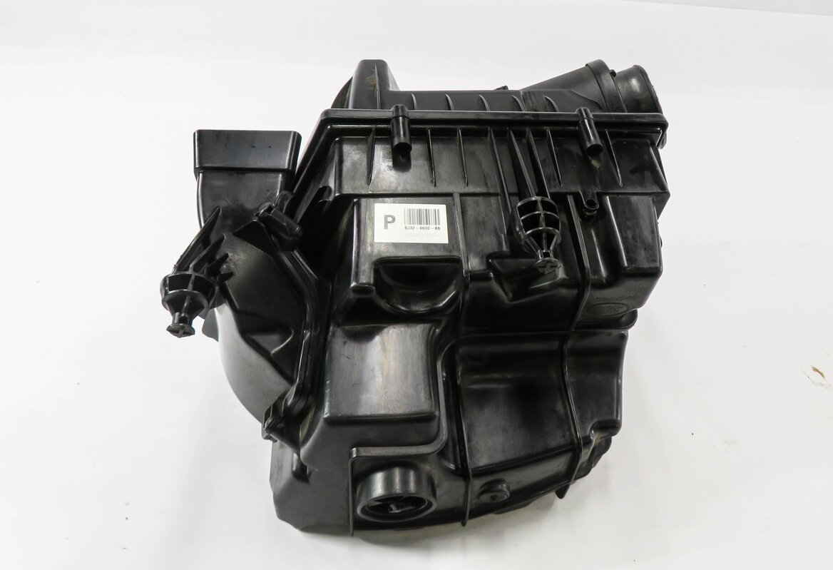 Thumbnail 2: 2012-2013 RANGE ROVER EVOQUE (L538) AIR FILTER BOX AIR CLEANER HOUSING
