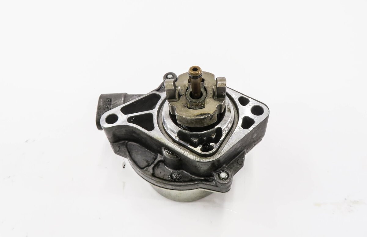 Thumbnail 3: 2010-2019 RANGE ROVER SPORT LR4 JAGUAR XE XF XK - 3.0L / 5.0L BRAKE VACUUM PUMP