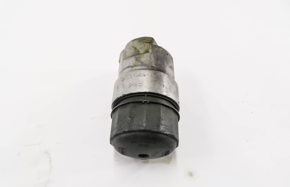 Thumbnail 2: 2010 RANGE ROVER SPORT (L320) 5.0L AJ133 V8 ENGINE - OIL FILTER HOUSING w/ CAP