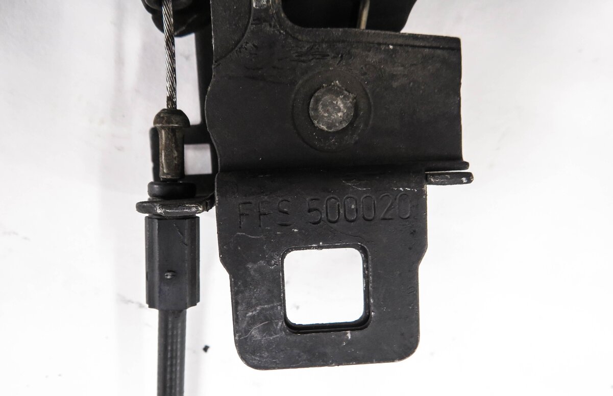 Thumbnail 6: 2010 RANGE ROVER SPORT (L320) FRONT LEFT & RIGHT LOWER HOOD LOCK LATCH SET