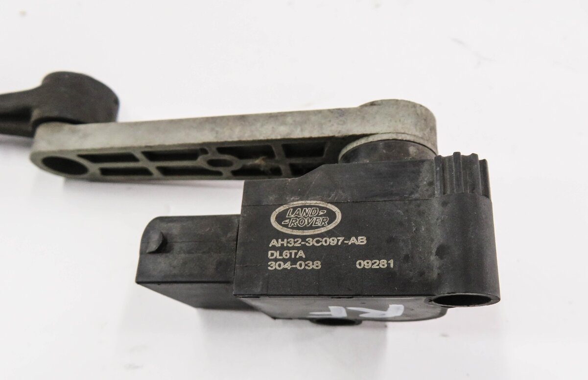 Thumbnail 4: 2010 RANGE ROVER SPORT (L320) RIGHT FRONT SUSPENSION HEIGHT LEVEL SENSOR