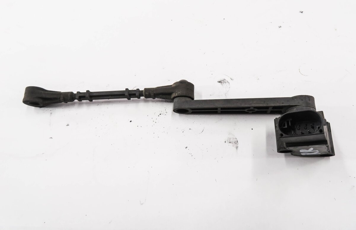 Thumbnail 3: 2010 RANGE ROVER SPORT (L320) RIGHT REAR SUSPENSION HEIGHT LEVEL SENSOR