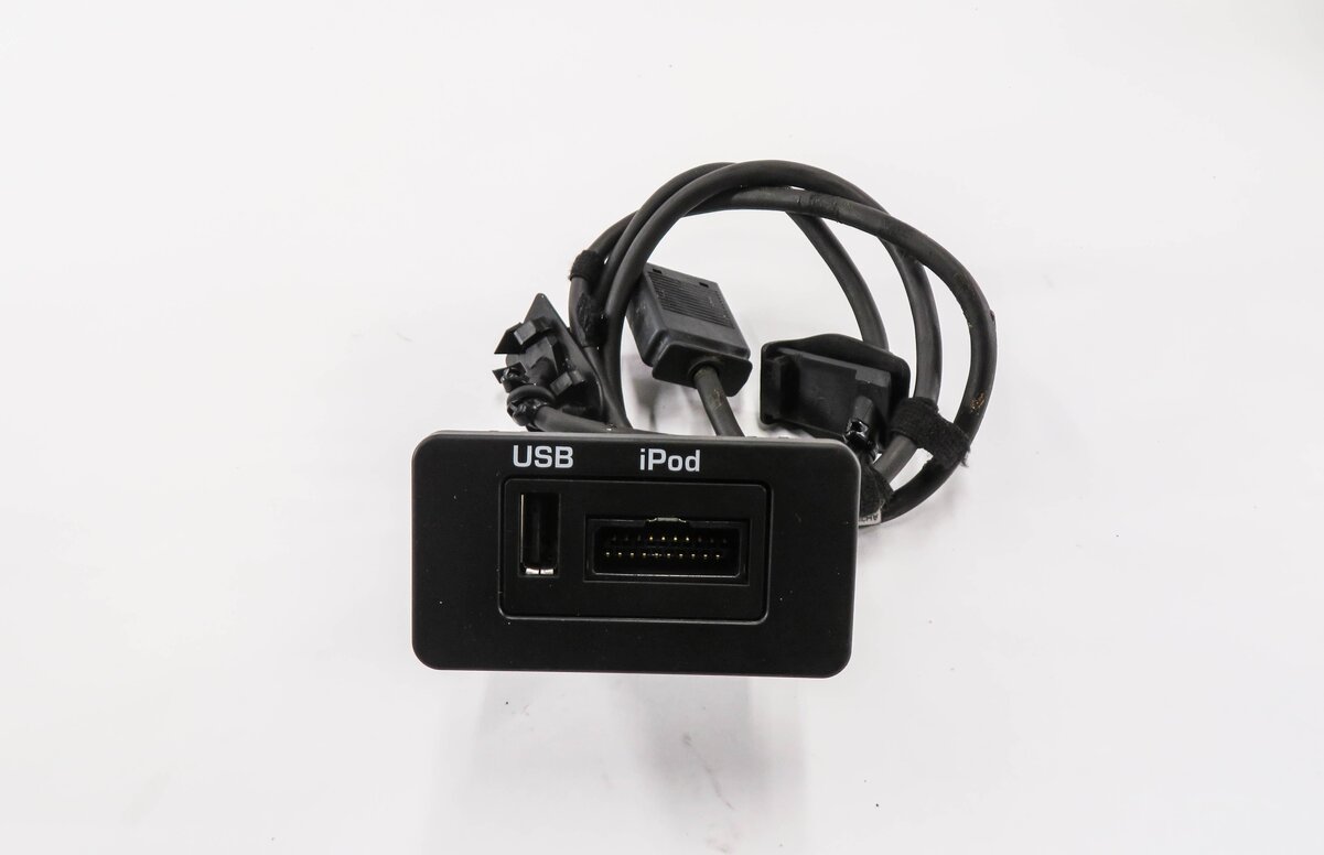 Thumbnail 2: 2010 RANGE ROVER SPORT (L320) RADIO STEREO AUX AUXILIARY AUDIO USB i-POD JACK