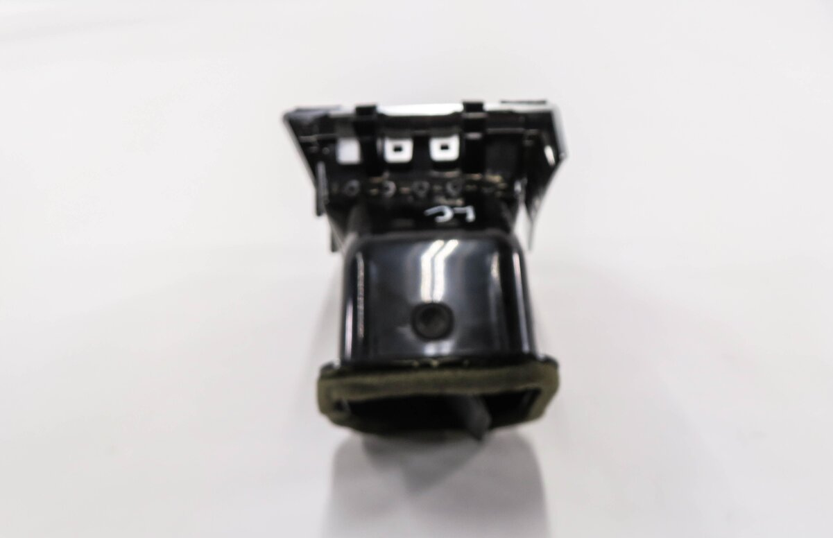 Thumbnail 3: 2010 RANGE ROVER SPORT (L320) LEFT DRIVER CENTER DASH HEATER A/C AIR VENT