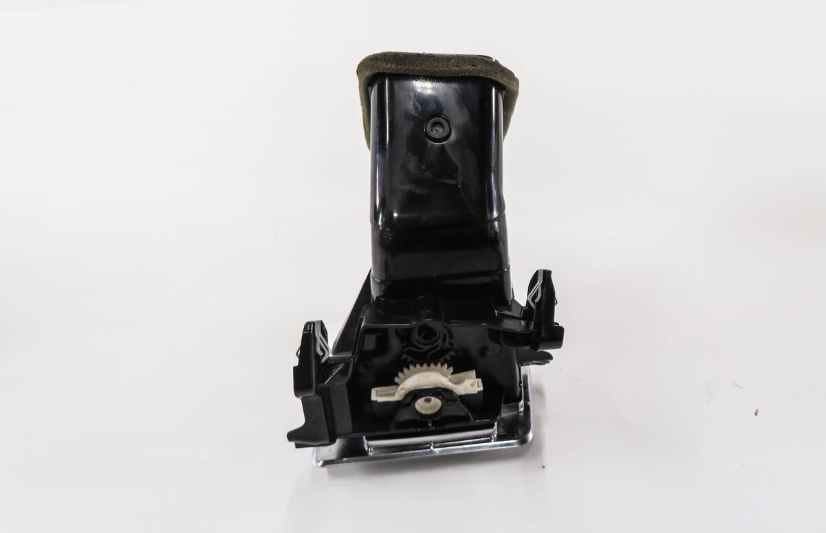 Thumbnail 4: 2010 RANGE ROVER SPORT (L320) LEFT DRIVER OUTER DASH HEATER A/C AIR VENT