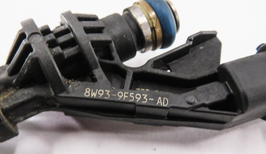 Thumbnail 4: 2010-2017 RANGE ROVER SPORT (L320 L322) JAGUAR XF XJ XK - 5.0L FUEL INJECTOR SET