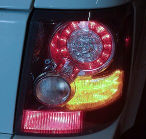 Thumbnail 2: 2010-2011 RANGE ROVER SPORT (L320) RIGHT PASSENGER TAILLIGHT BRAKE LIGHT LAMP
