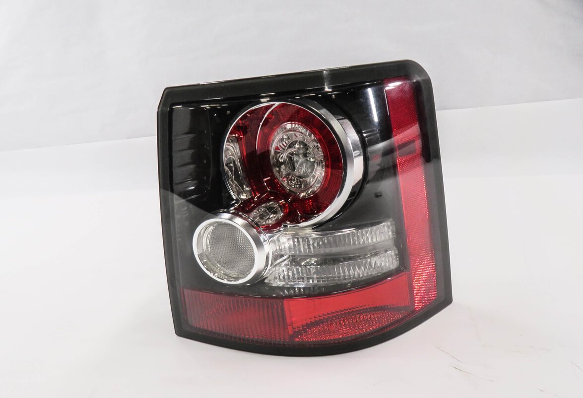 Thumbnail 3: 2010-2011 RANGE ROVER SPORT (L320) RIGHT PASSENGER TAILLIGHT BRAKE LIGHT LAMP
