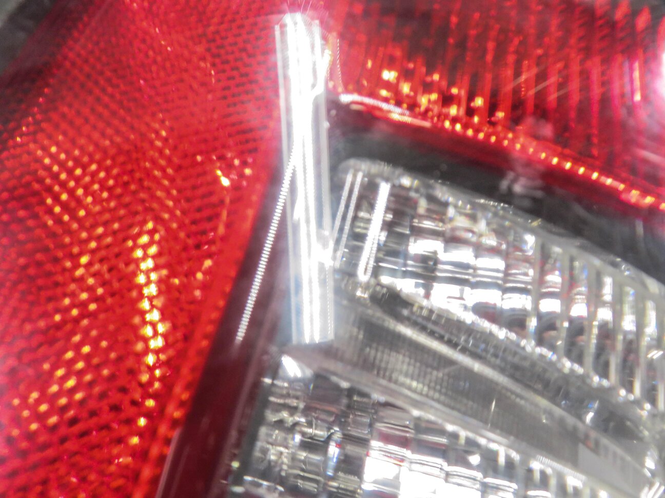 Thumbnail 6: 2010-2011 RANGE ROVER SPORT (L320) RIGHT PASSENGER TAILLIGHT BRAKE LIGHT LAMP