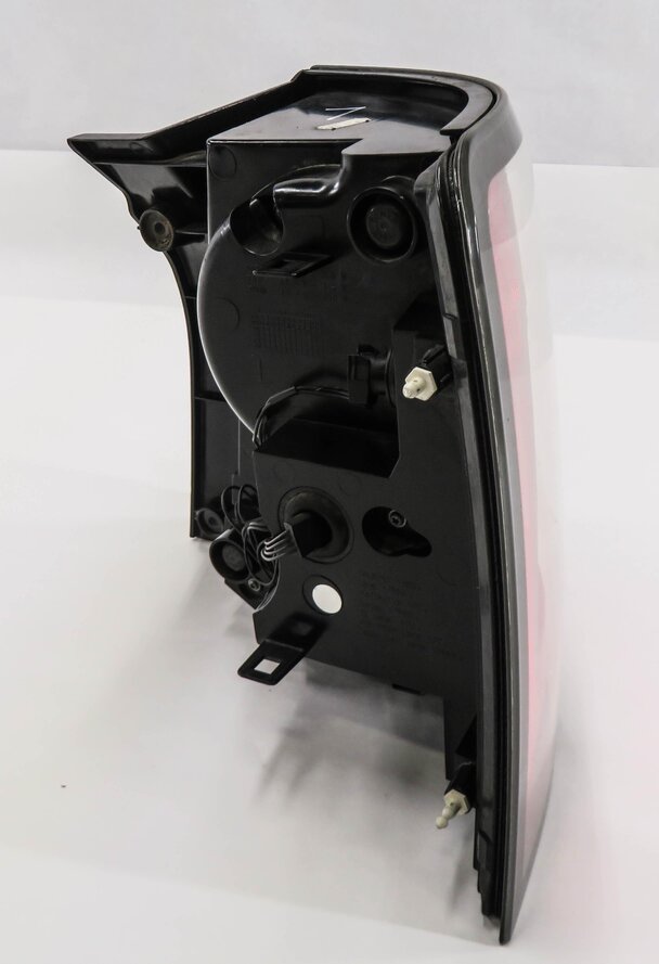 Thumbnail 4: 2010-2011 RANGE ROVER SPORT (L320) LEFT DRIVER TAILLIGHT BRAKE LIGHT LAMP