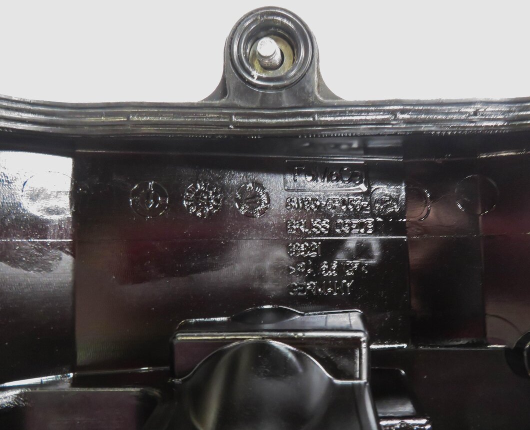 Thumbnail 5: 2010-2018 RANGE ROVER SPORT (L320 L322 L405 L494) 5.0L V8 - RIGHT VALVE COVER