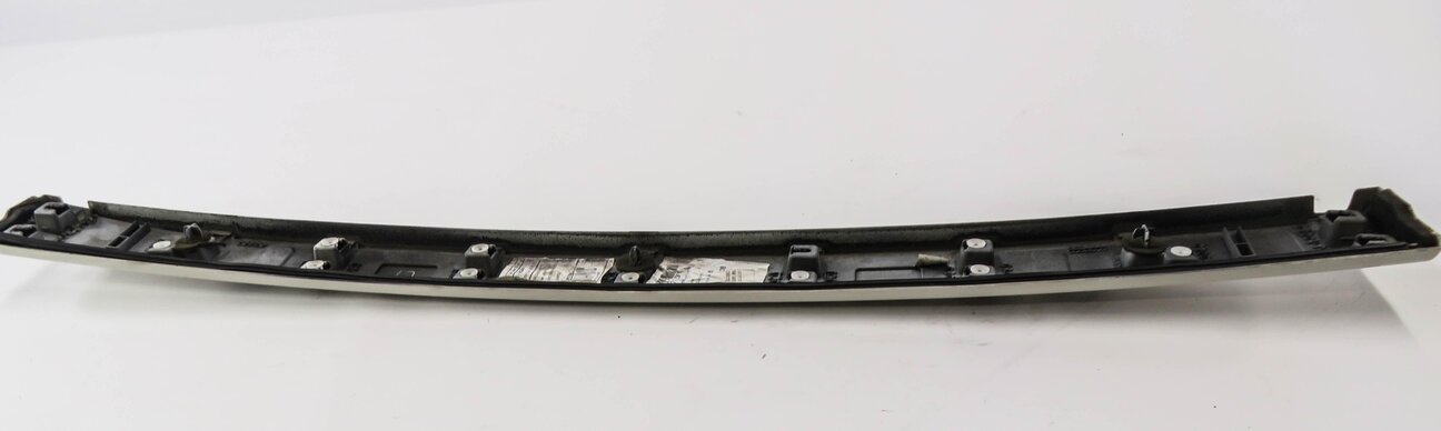 Thumbnail 3: 2010 RANGE ROVER SPORT (L320) REAR HATCH TRUNK TRIM PANEL (ALASKA WHITE 909)