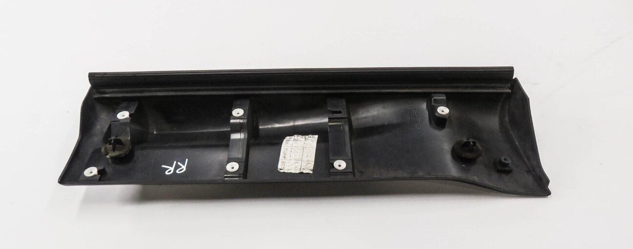 Thumbnail 4: 2010 RANGE ROVER SPORT (L320) LEFT REAR DOOR LOWER MOULDING RUNNER TRIM