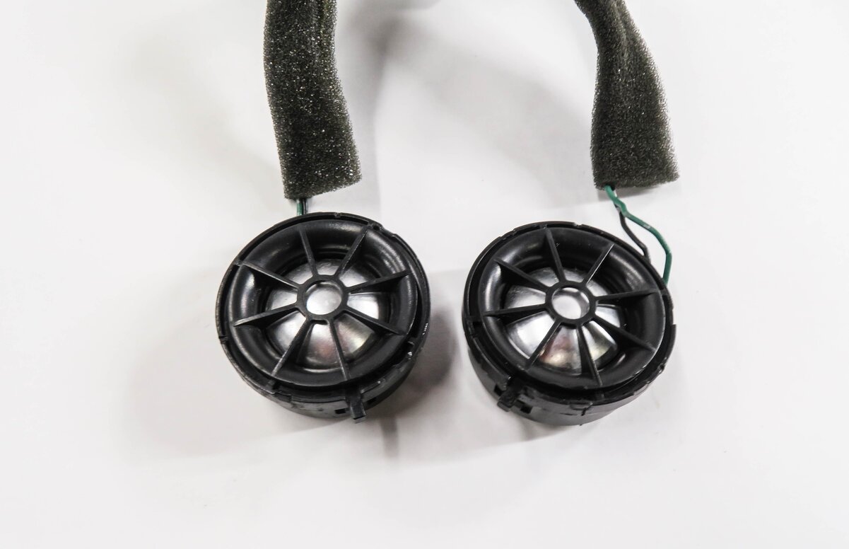 Thumbnail 13: 2010 RANGE ROVER SPORT (L320) RADIO STEREO LOGIC-7 AUDIO SUBWOOFER SPEAKER SET