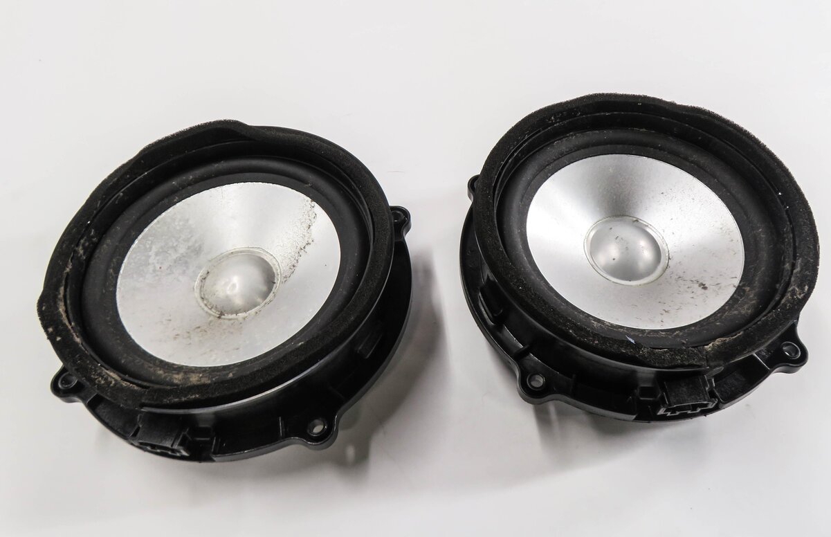 Thumbnail 14: 2010 RANGE ROVER SPORT (L320) RADIO STEREO LOGIC-7 AUDIO SUBWOOFER SPEAKER SET