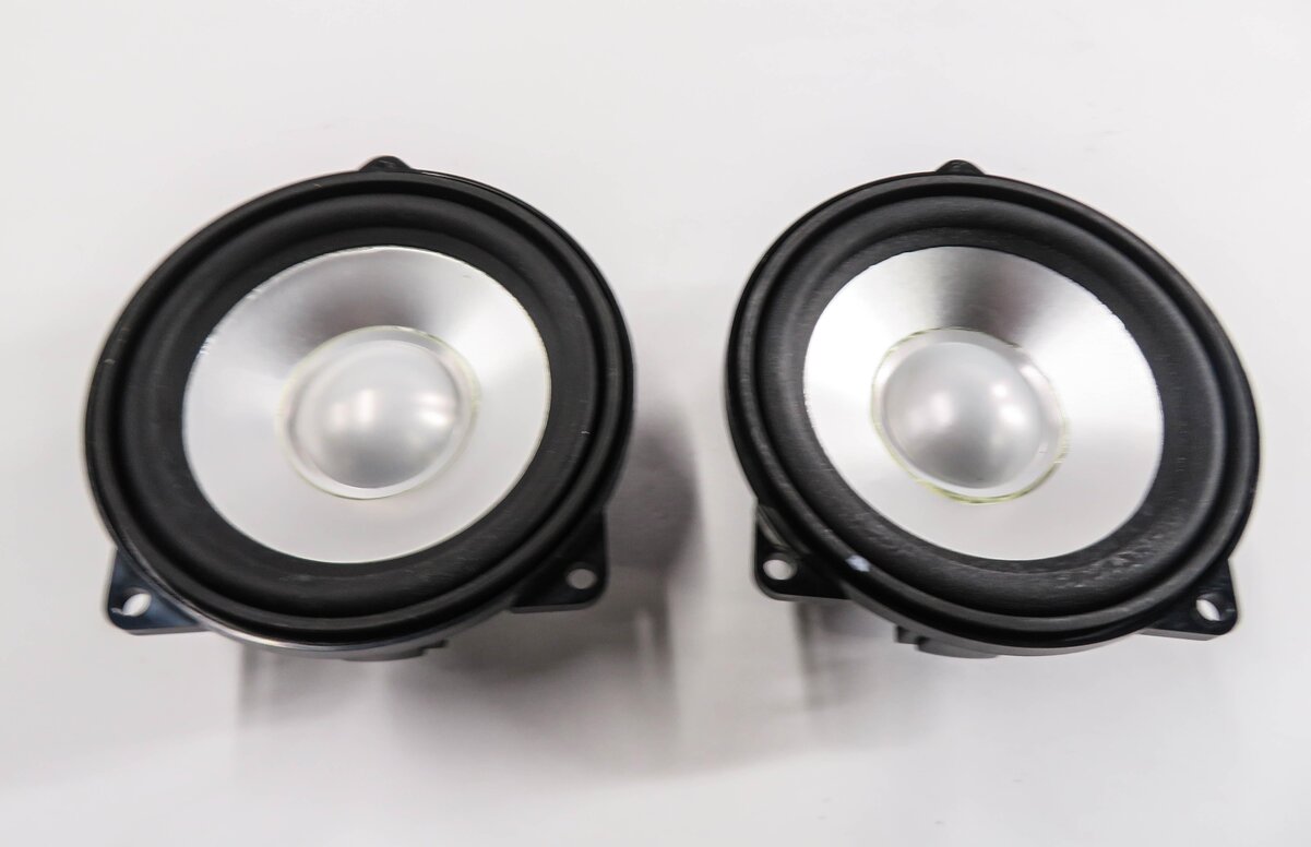 Thumbnail 5: 2010 RANGE ROVER SPORT (L320) RADIO STEREO LOGIC-7 AUDIO SUBWOOFER SPEAKER SET