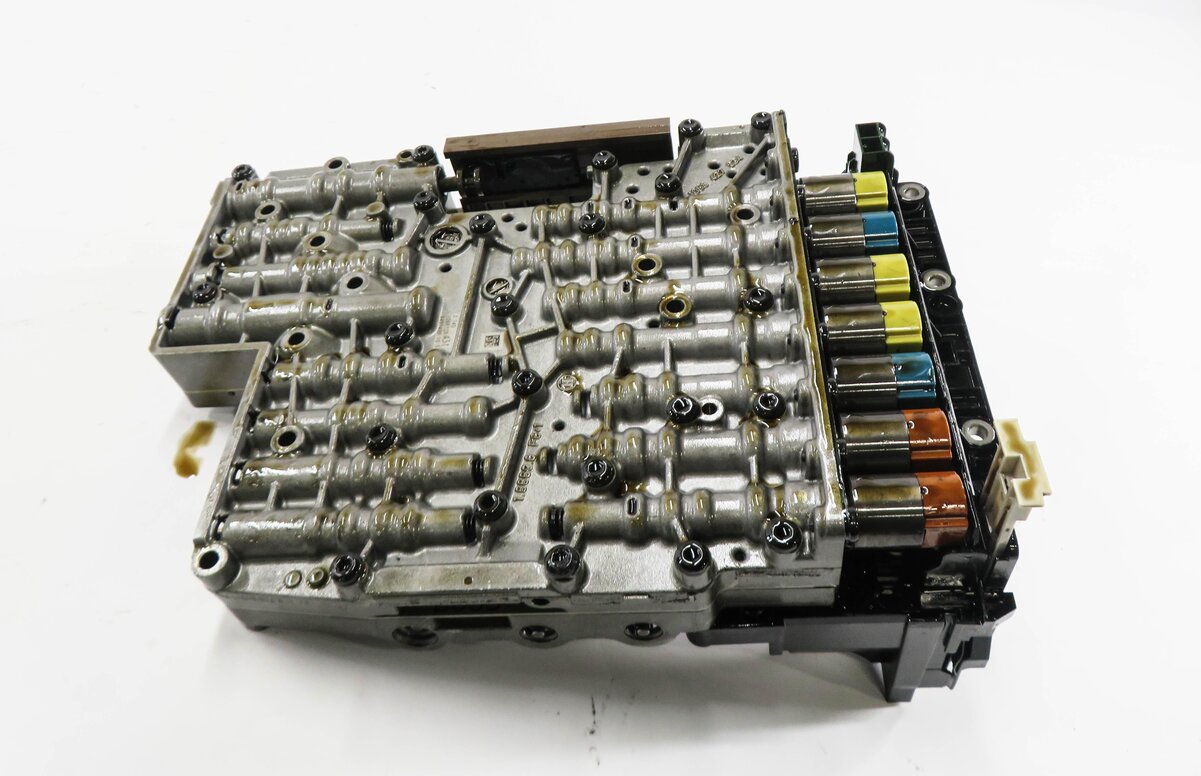 Thumbnail 4: 10-12 LR4 RANGE ROVER SPORT (L320 L322) 5.0L 6HP-28 A/T TRANSMISSION VALVE BODY
