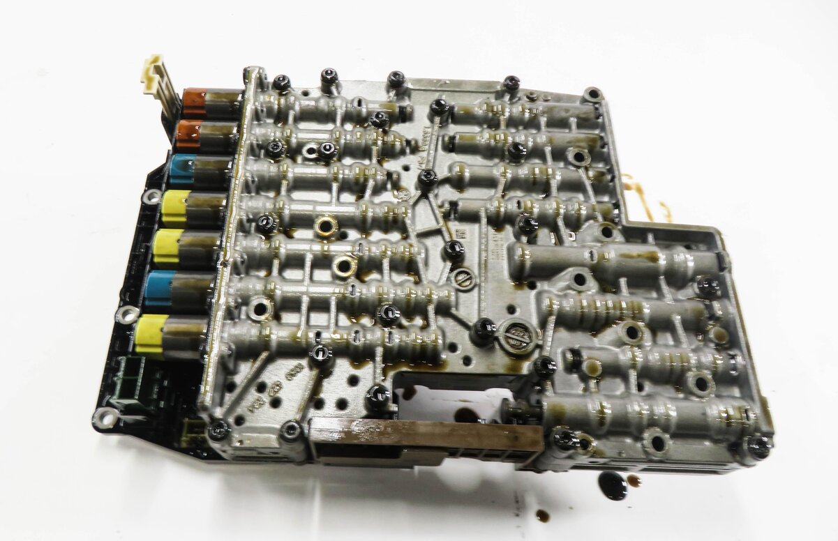 Thumbnail 5: 10-12 LR4 RANGE ROVER SPORT (L320 L322) 5.0L 6HP-28 A/T TRANSMISSION VALVE BODY