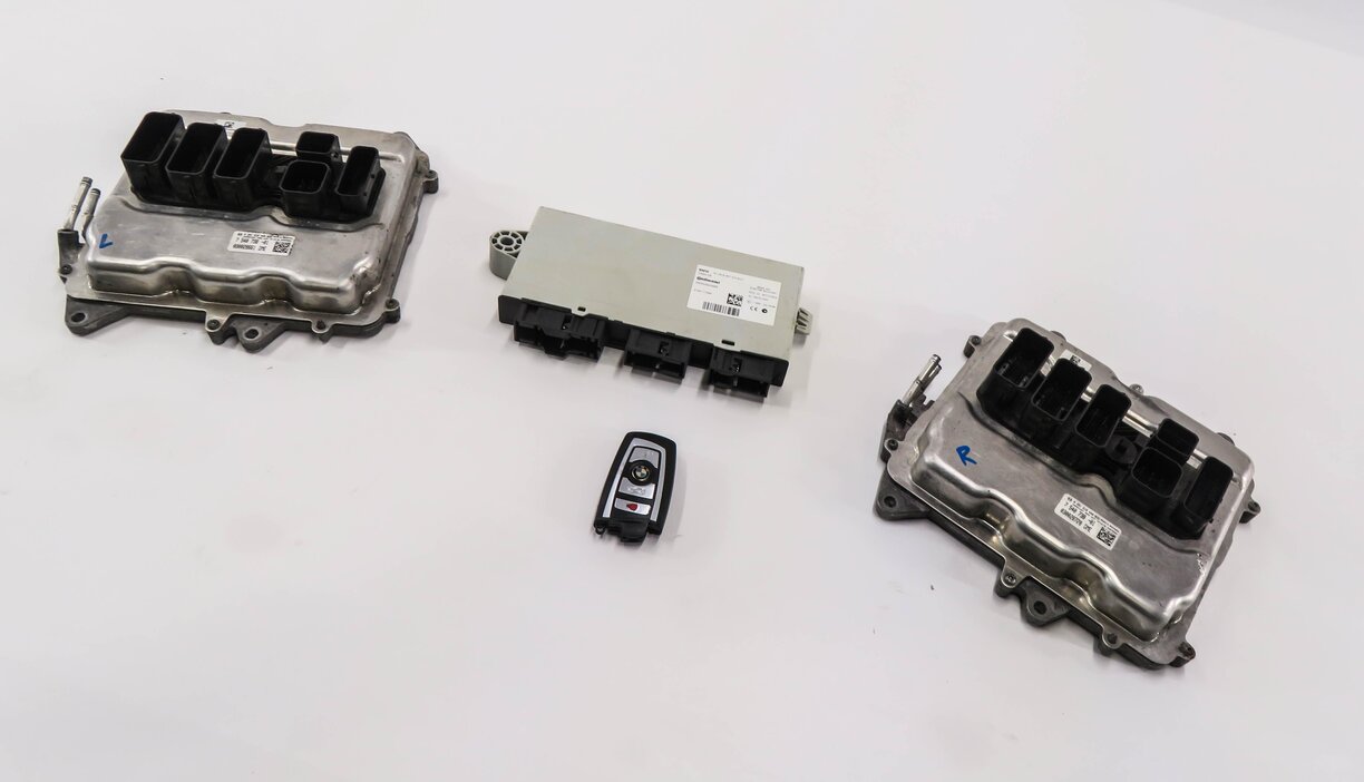 Thumbnail 19: 2016 BMW M6 ///M (F06) 4.4L S63T ENGINE ECM DME CAS4 IMMOBILIZER MODULE KEY SET