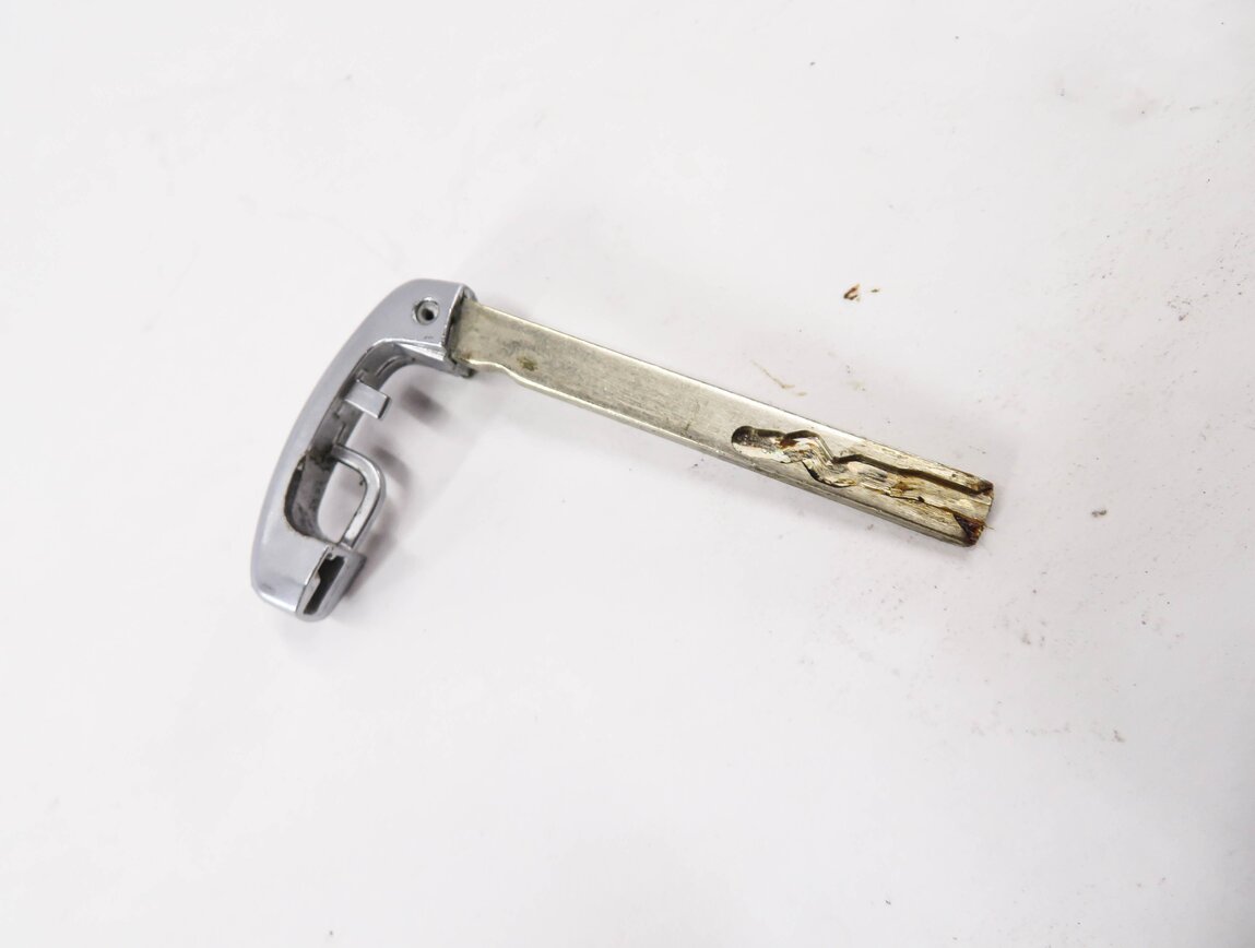 Thumbnail 4: 2016 BMW M6 ///M (F06) LEFT FRONT DRIVER DOOR LOCK CYLINDER w/ KEY