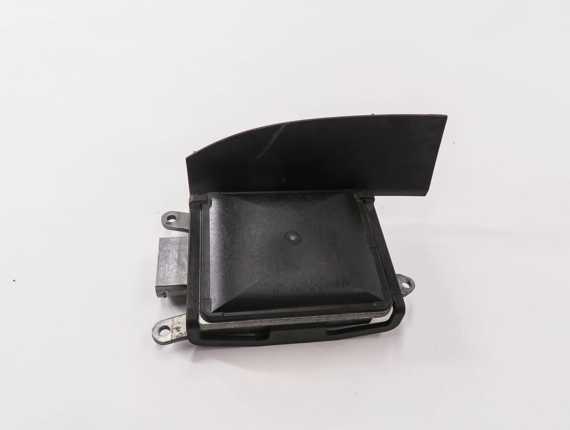 Thumbnail 2: 2016 BMW M6 ///M (F06) LANE DEPARTURE BLIND SPOT RADAR SENSOR MODULE (MASTER)