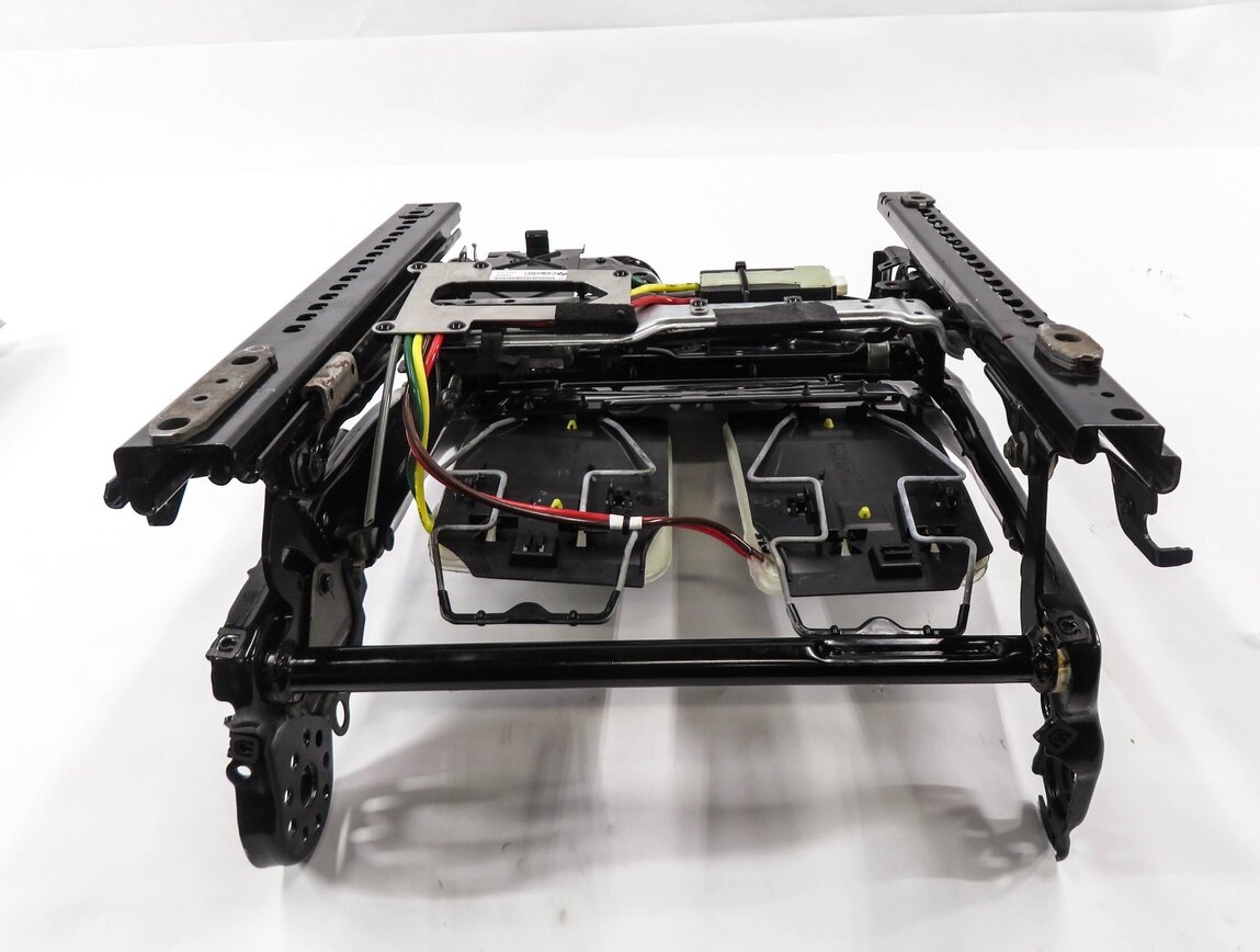Thumbnail 4: 13-19 BMW 640i 650i M6 ///M (F06) GRAN COUPE - PASSENGER SEAT TRACK w/ MOTORS