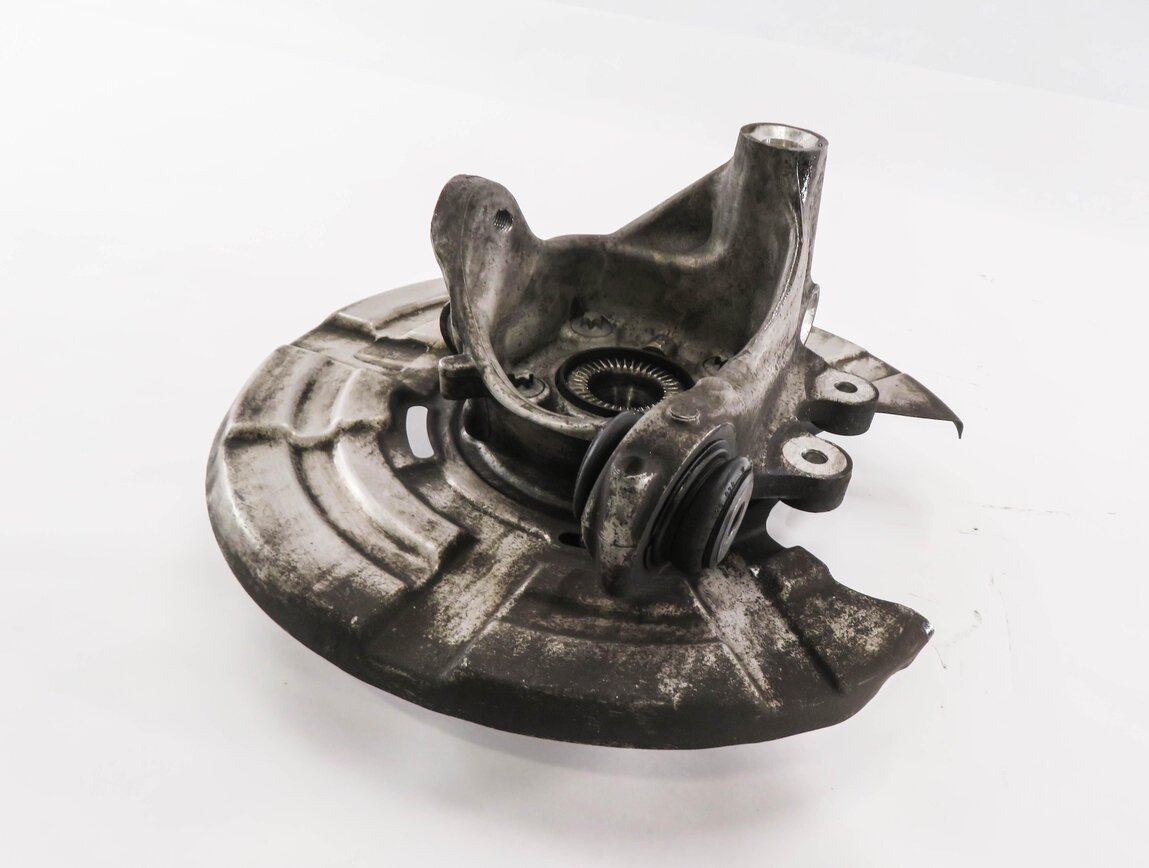 Thumbnail 2: 2012-2019 BMW M5 M6 ///M (F06 F10) RIGHT PASSENGER REAR SPINDLE KNUCKLE HUB