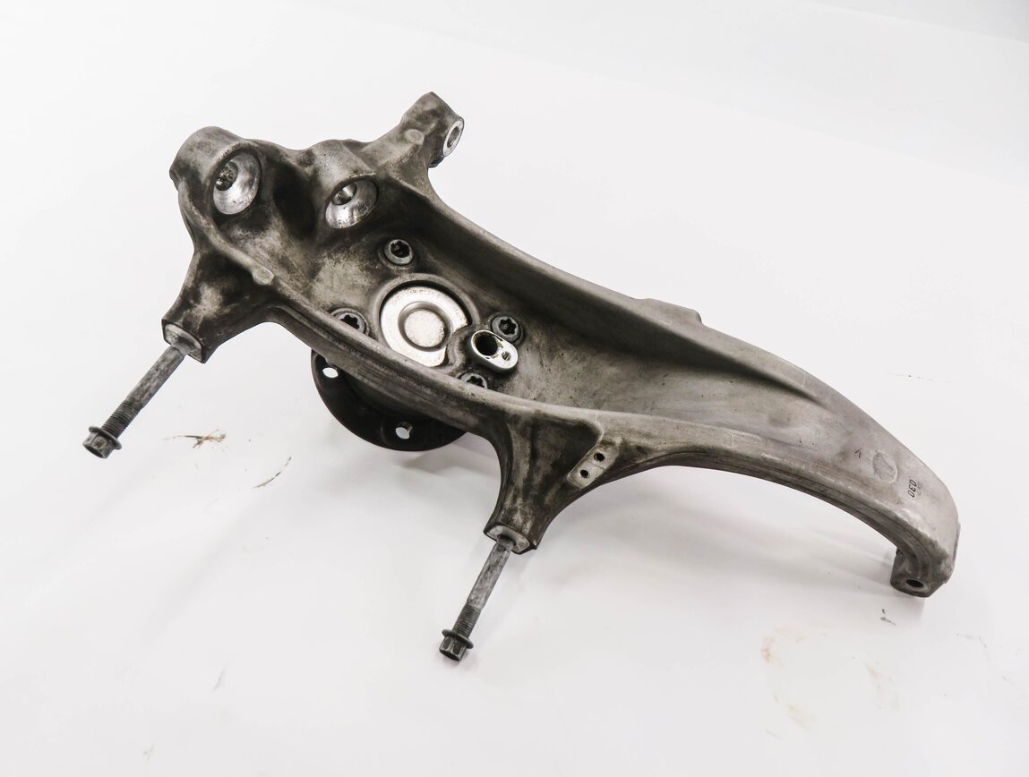 2012-2019 BMW M5 M6 ///M (F06 F10 F12 F13) RIGHT FRONT PASSENGER SPINDLE KNUCKLE