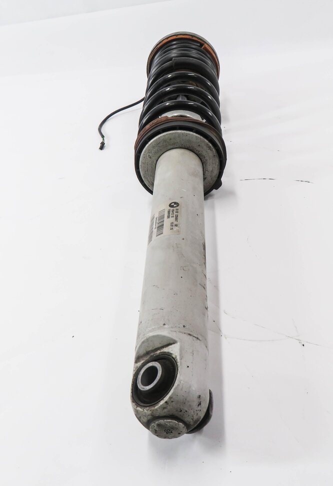 Thumbnail 2: 15-19 BMW M6 ///M (F06) GRAN COUPE - RIGHT PASSENGER REAR EDC VDC SHOCK STRUT